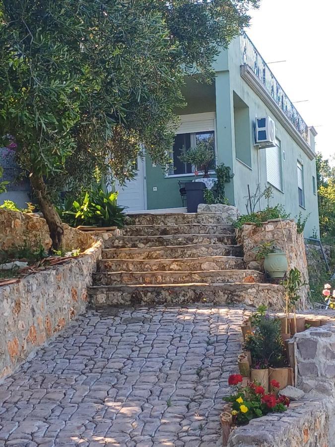 G.Tzanis Luxury Apartments Parga Exterior photo